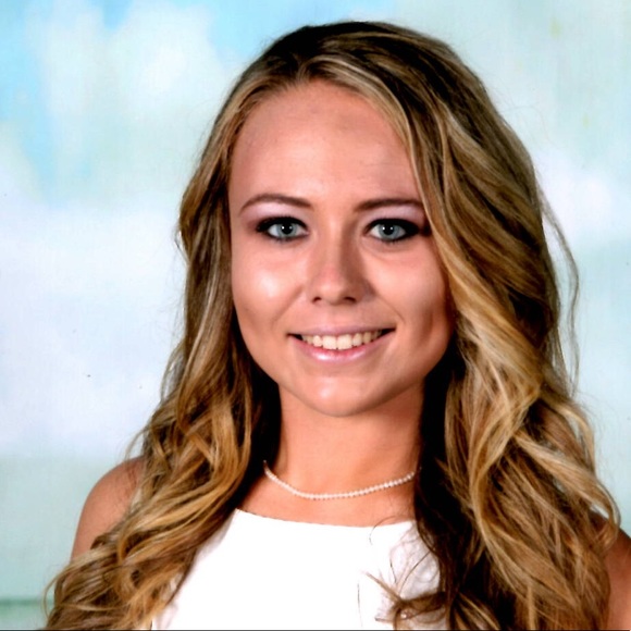 Meet your Posher, Gabby - Picture 1 of 1